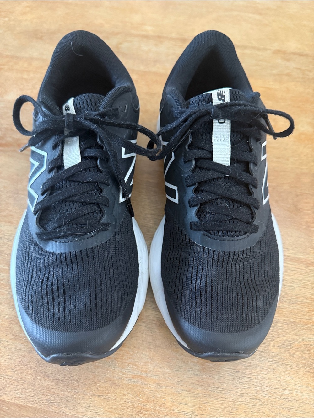 New Balance Women's 520 v7 Running Shoes Sneakers Black White Size 8